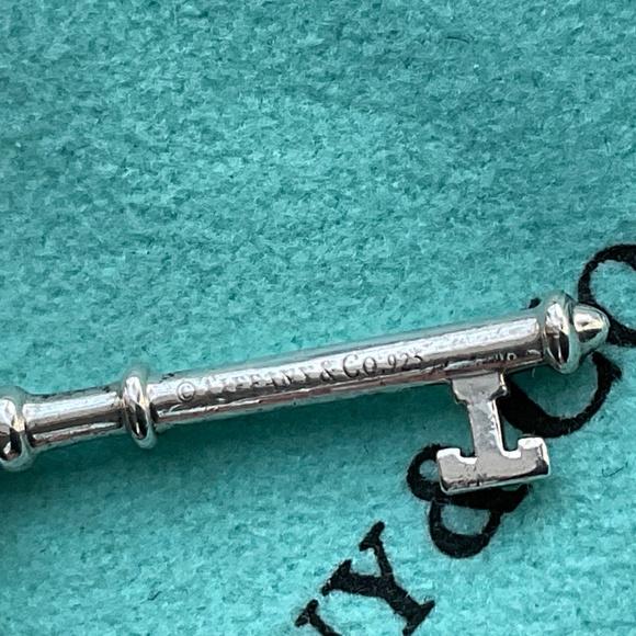 Tiffany & Co. Silver Key Necklace with real diamond - Picture 4 of 6